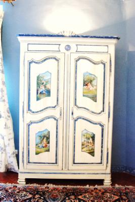 relooking armoire,,armoire d&eacute;cor&eacute;es sur commande, armoires recycl&eacute;es, armoires relook&eacute;es ,decor sur meuble, peinture d&eacute;corative mobilier